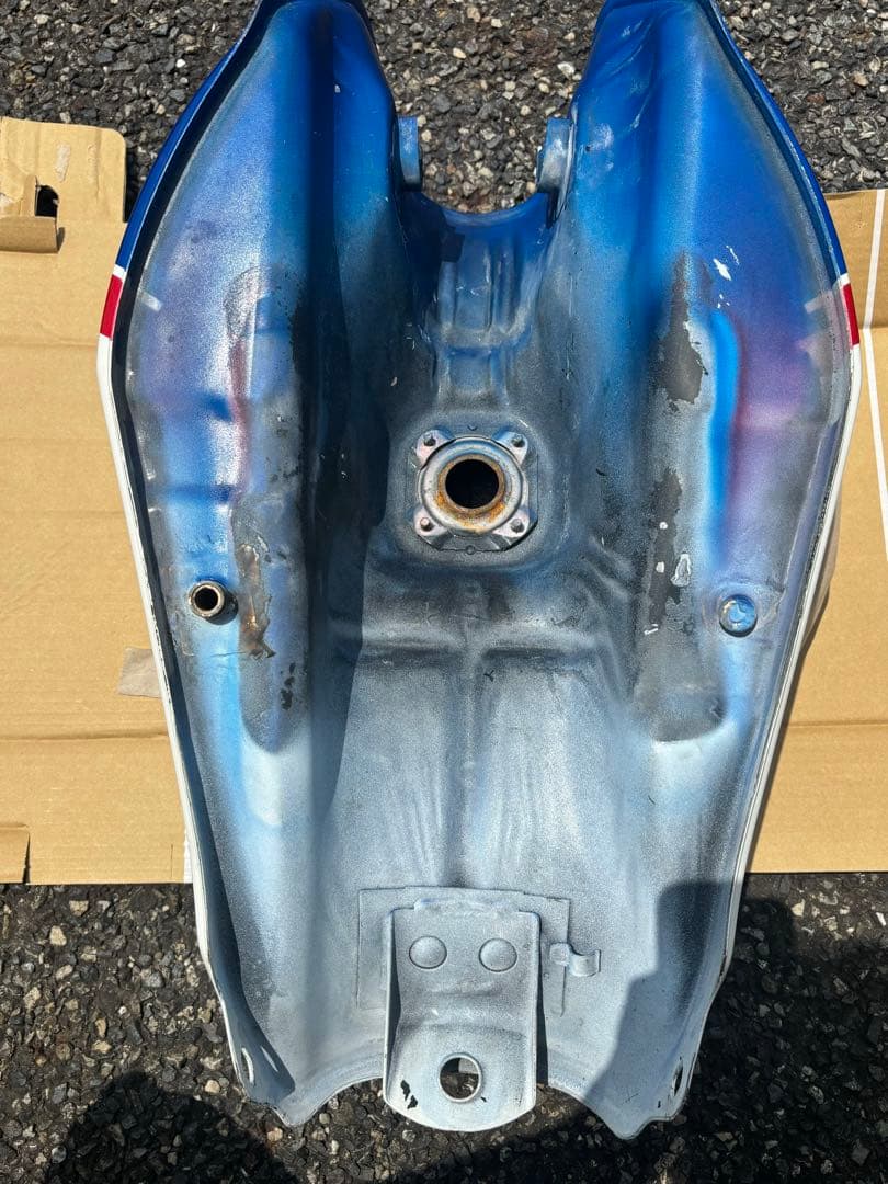 CBX400F タンク ペイント済み 鑑賞用だったCBR400Fエンジン用