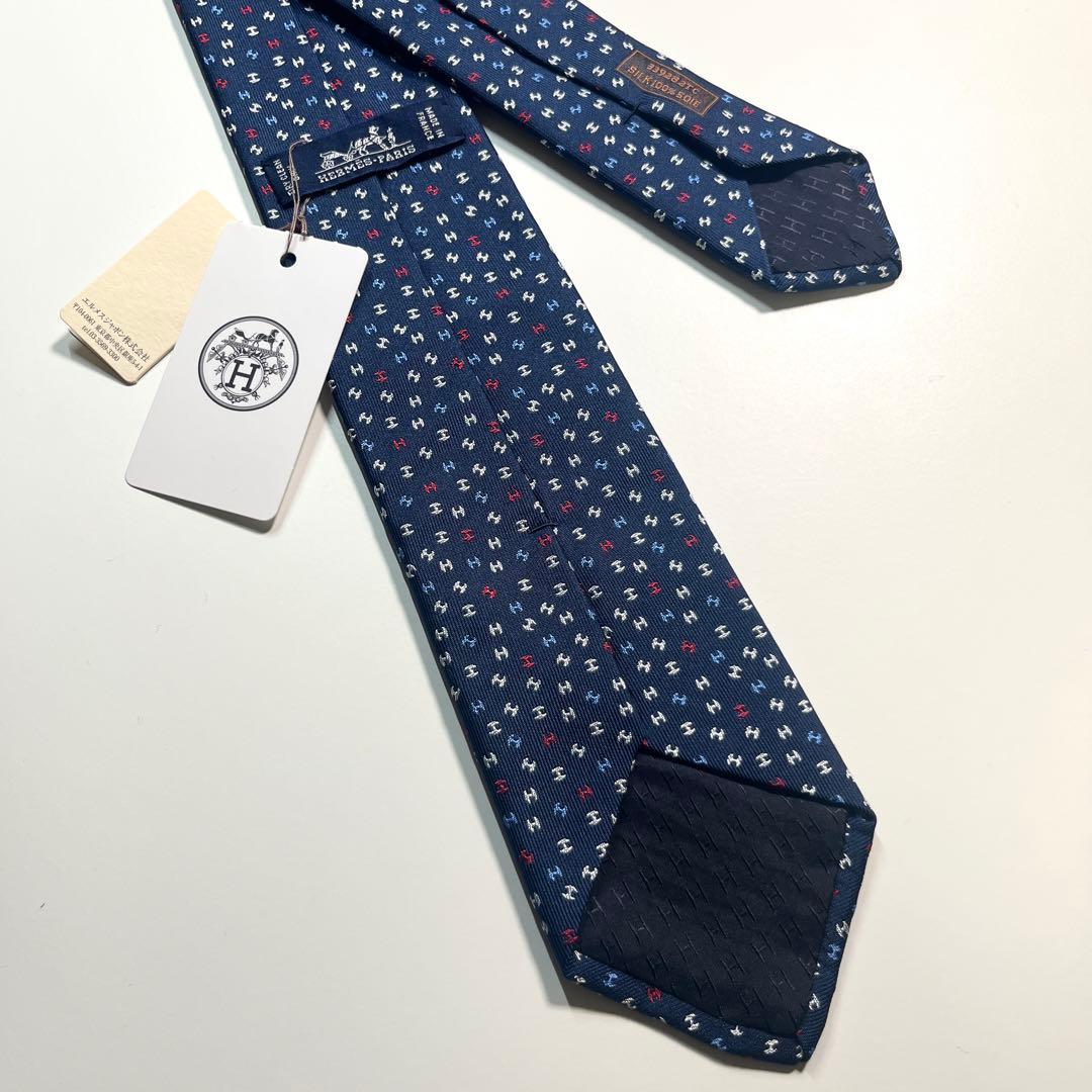 希少✨未使用✨HERMES エルメス　ネクタイ　高級シルク　H柄 アニマル