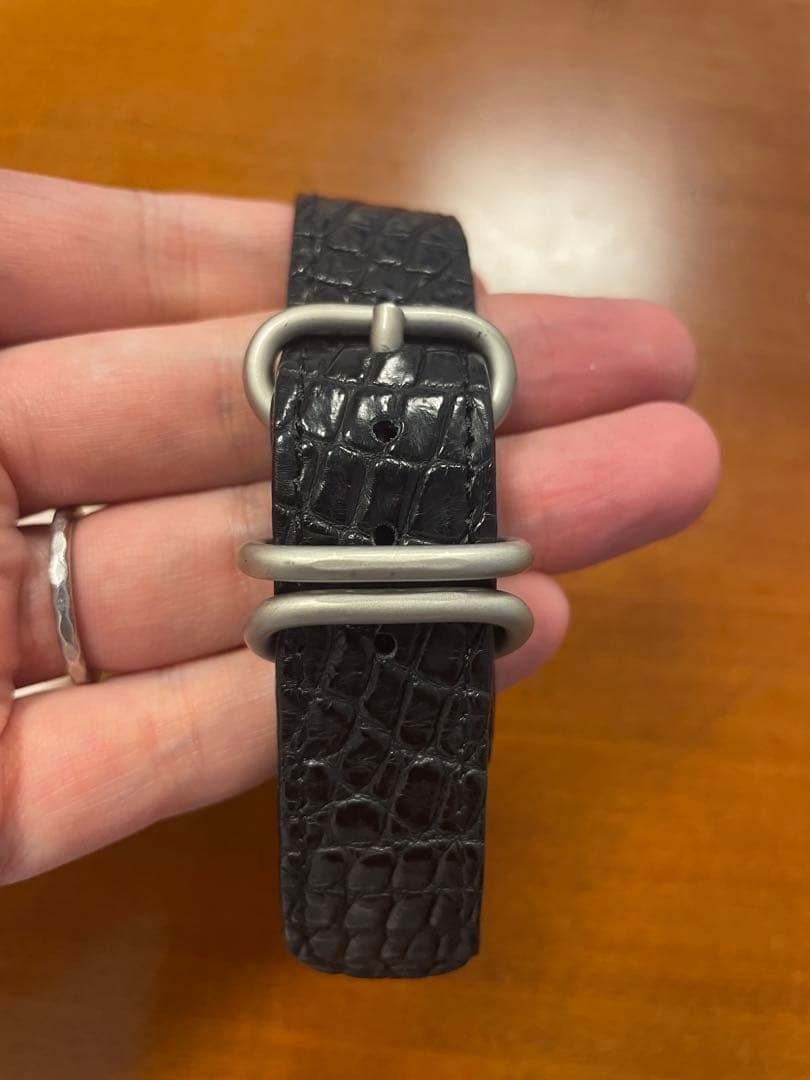 『THE SOLE』 クロコダイル製NATOベルト　20ミリ　ブラック