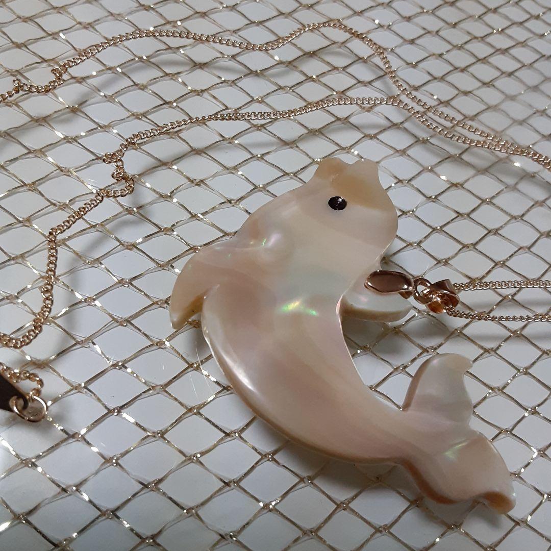 夜光貝　(雪桜様。お取引き中)　『月にウサギ:プルメリア:イルカ』ペンダント。