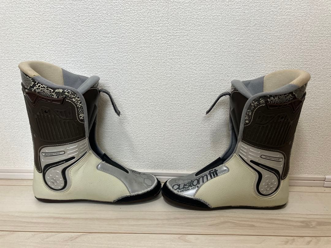 24時間限定値下げ　Bumps9 25.0-25.5 GEN Factory