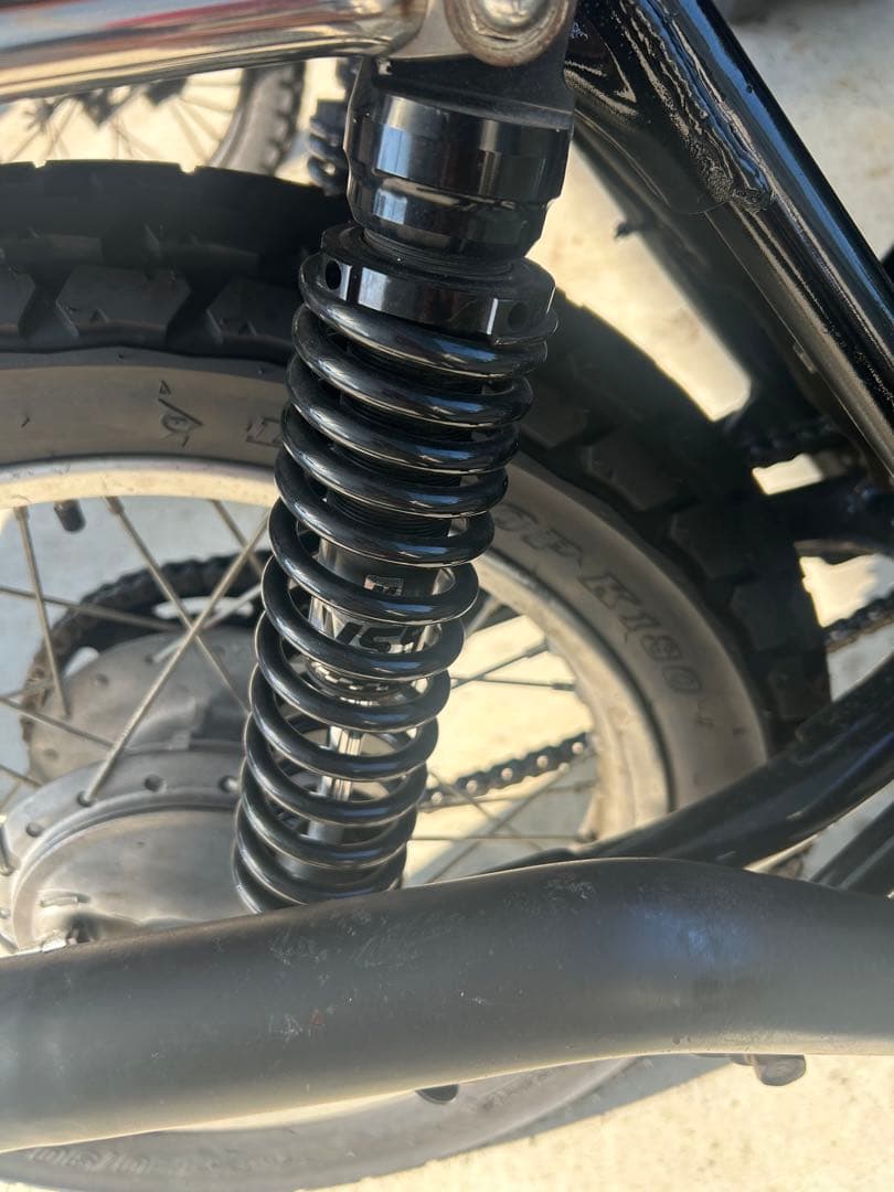 YSS風リアサスペンション　sr400 Ｍ　vmx オフロード　トラッカー