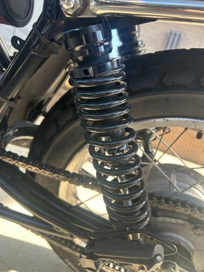 YSS風リアサスペンション　sr400 Ｍ　vmx オフロード　トラッカー