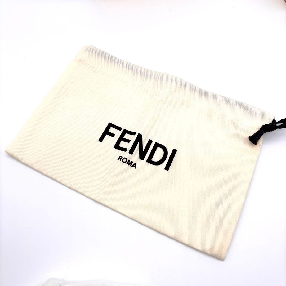 極美品 フェンディ iPhone15 ケース ロゴ レザー エメラルドグリーン