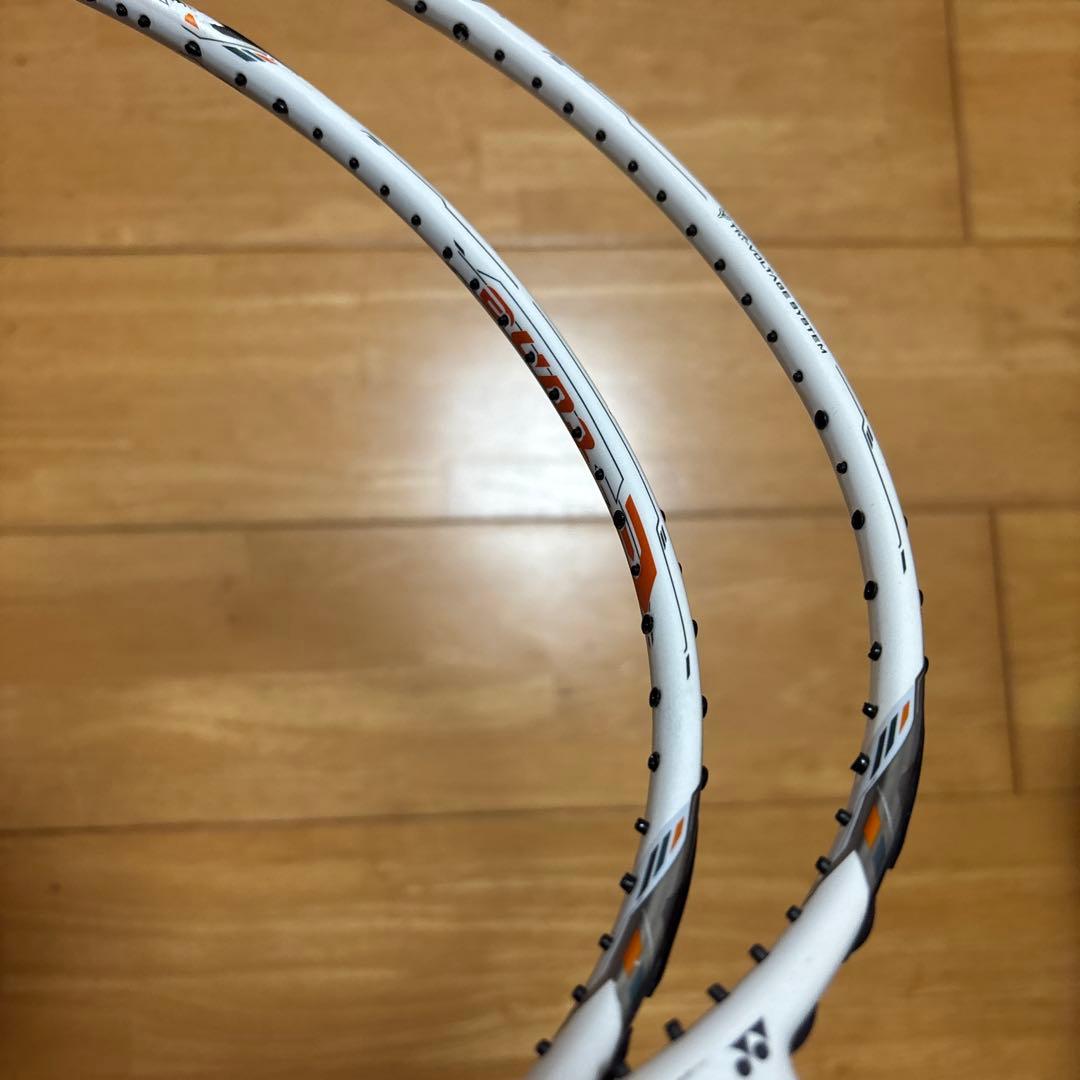 専用VOLTRIC70Etuneバドミントンラケット 2本セット