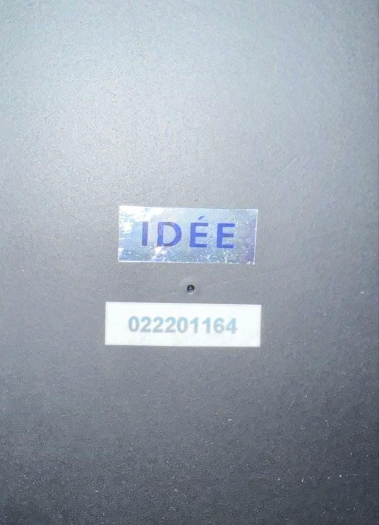 イデー IDEE ワラビー 丸テーブル スチール×ラタン 黒 ローテーブル