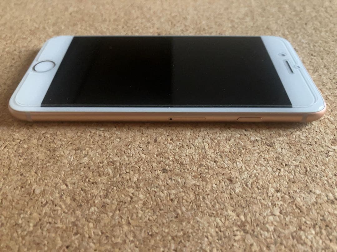 Apple iPhone8 ピンクゴールド