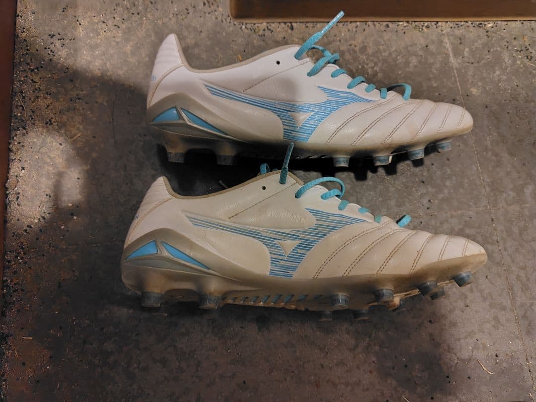 スパイク ホワイト/ブル モナルシーダNEO III PRO