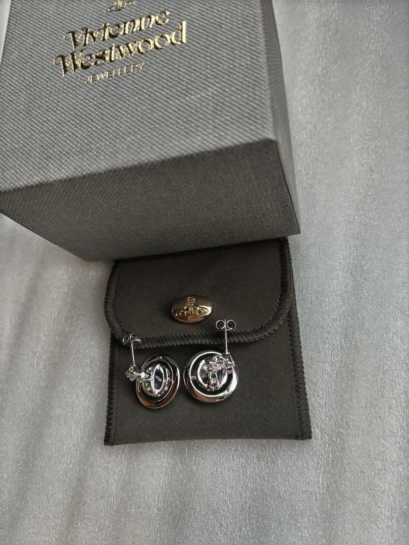 未使用品 Vivienne Westwood シルバーピアス
