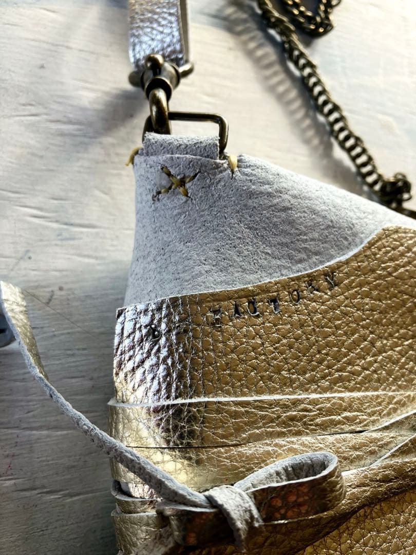 渋金革紐巻く二つ折りたたむネックウォレット＋zipperケース