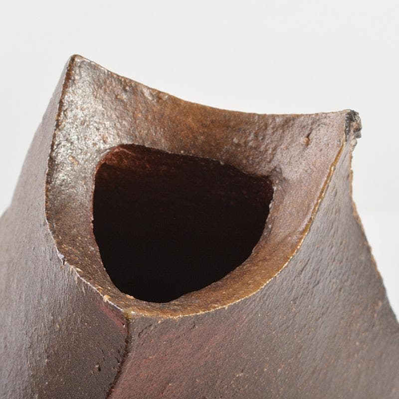 kuro　備前焼　山下譲治作　三つ足　花器　共箱　V　5517C