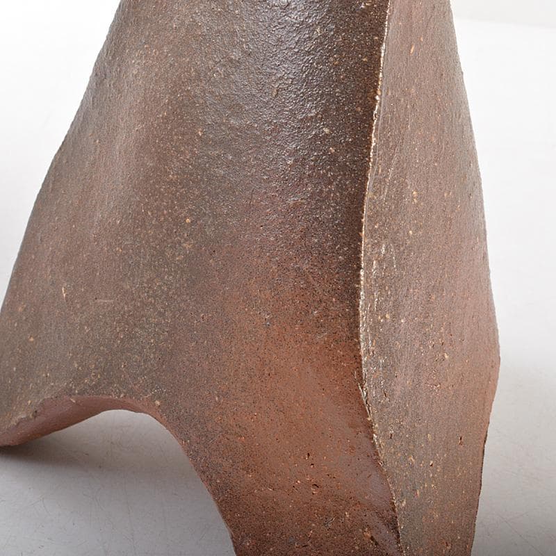 kuro　備前焼　山下譲治作　三つ足　花器　共箱　V　5517C