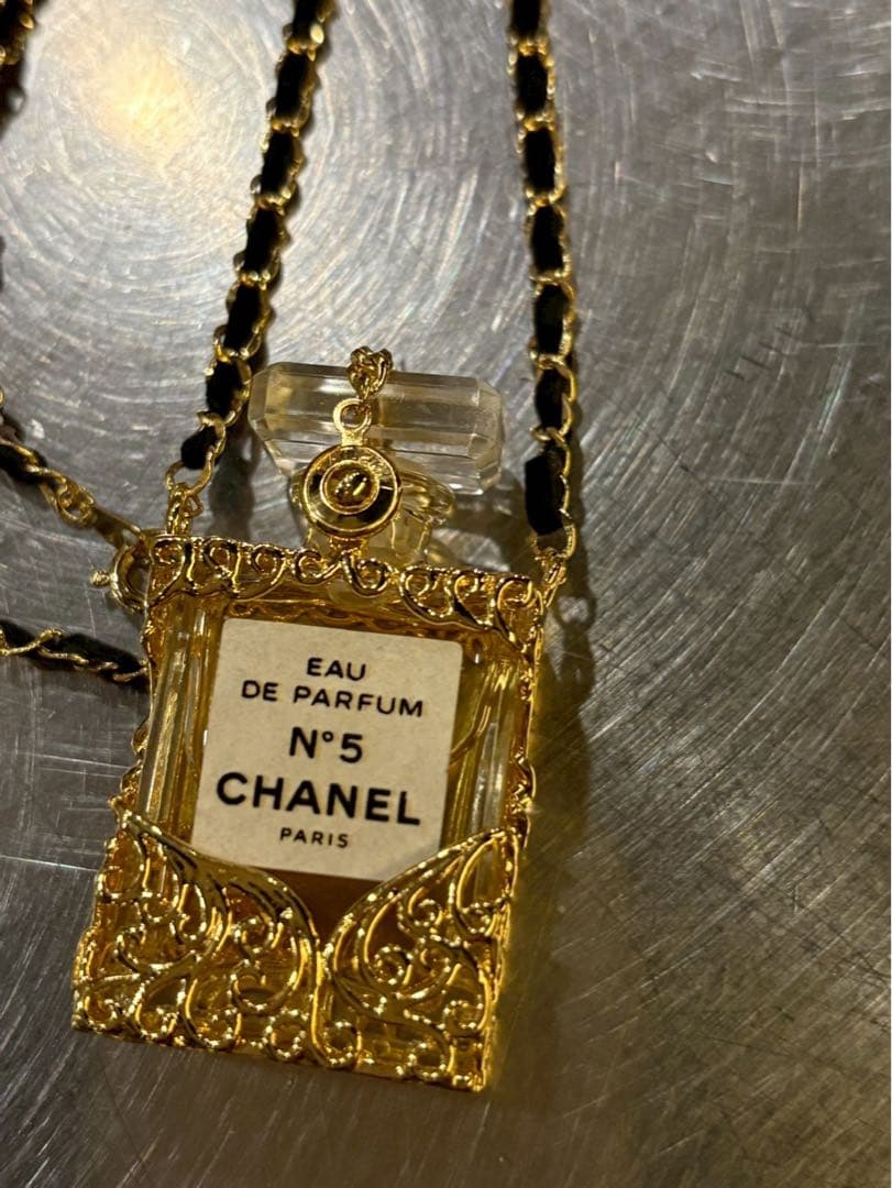 CHANEL N°5 ネックレス型香水