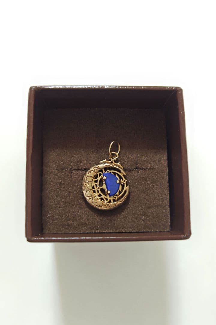 agete K5ラピスラズリチャーム