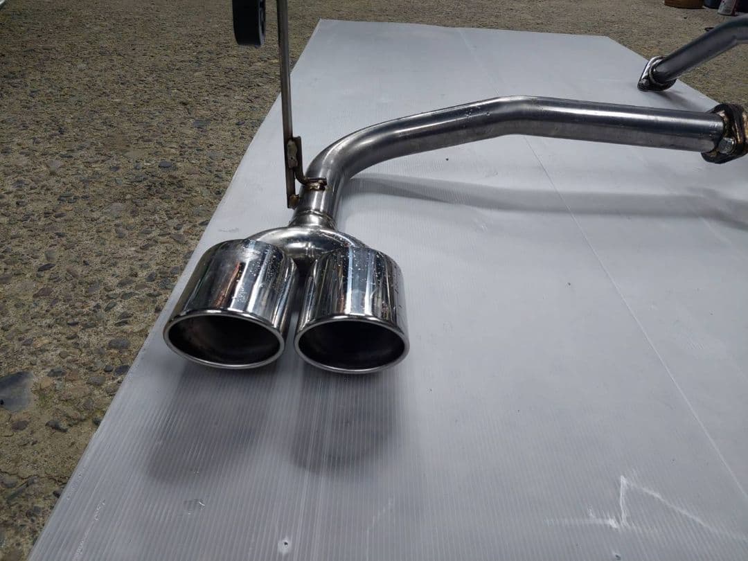 渡邊智也　　 ムーヴカスタム　4本出し　マフラー