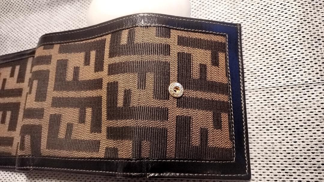 FENDI フェンディ ズッカ柄 三つ折り財布