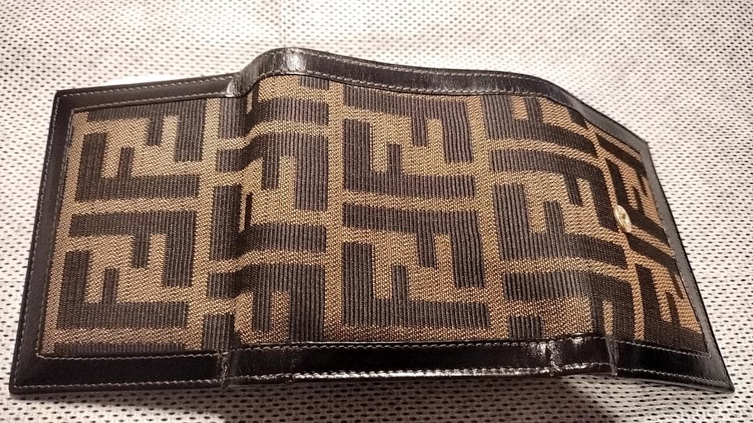 FENDI フェンディ ズッカ柄 三つ折り財布