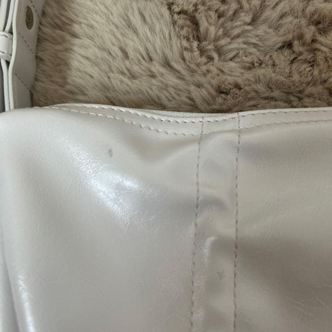 Matin Kim ホワイトショルダーバッグ