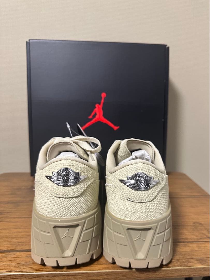 【新品・タグ・箱付】ナイキ ウィメンズ エア ジョーダン 1 ブルックリンLOW