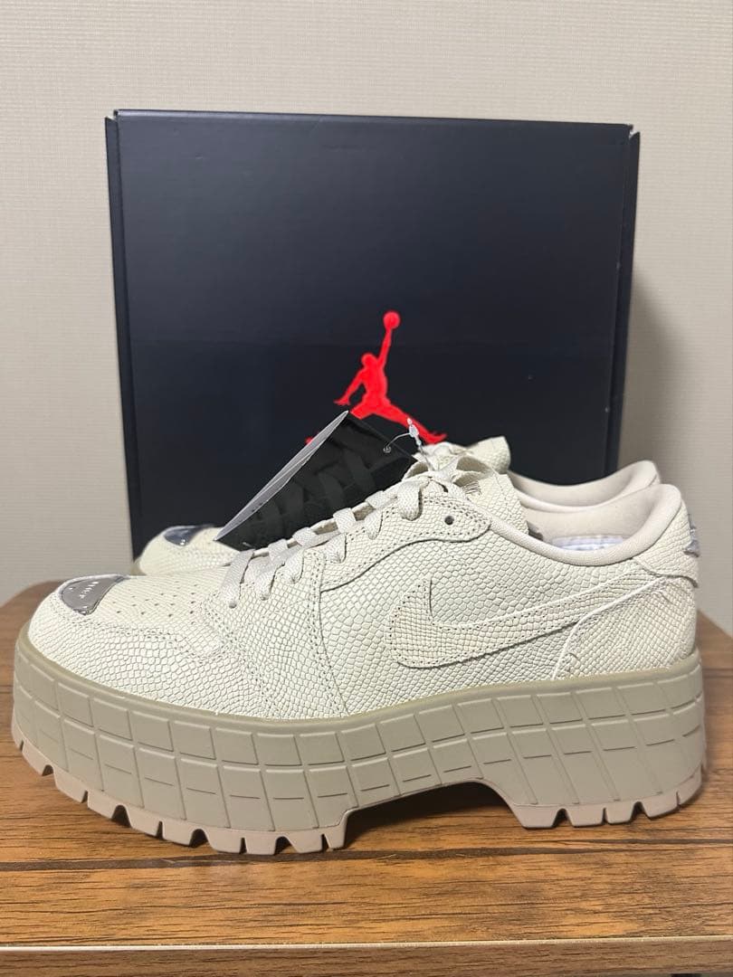 【新品・タグ・箱付】ナイキ ウィメンズ エア ジョーダン 1 ブルックリンLOW