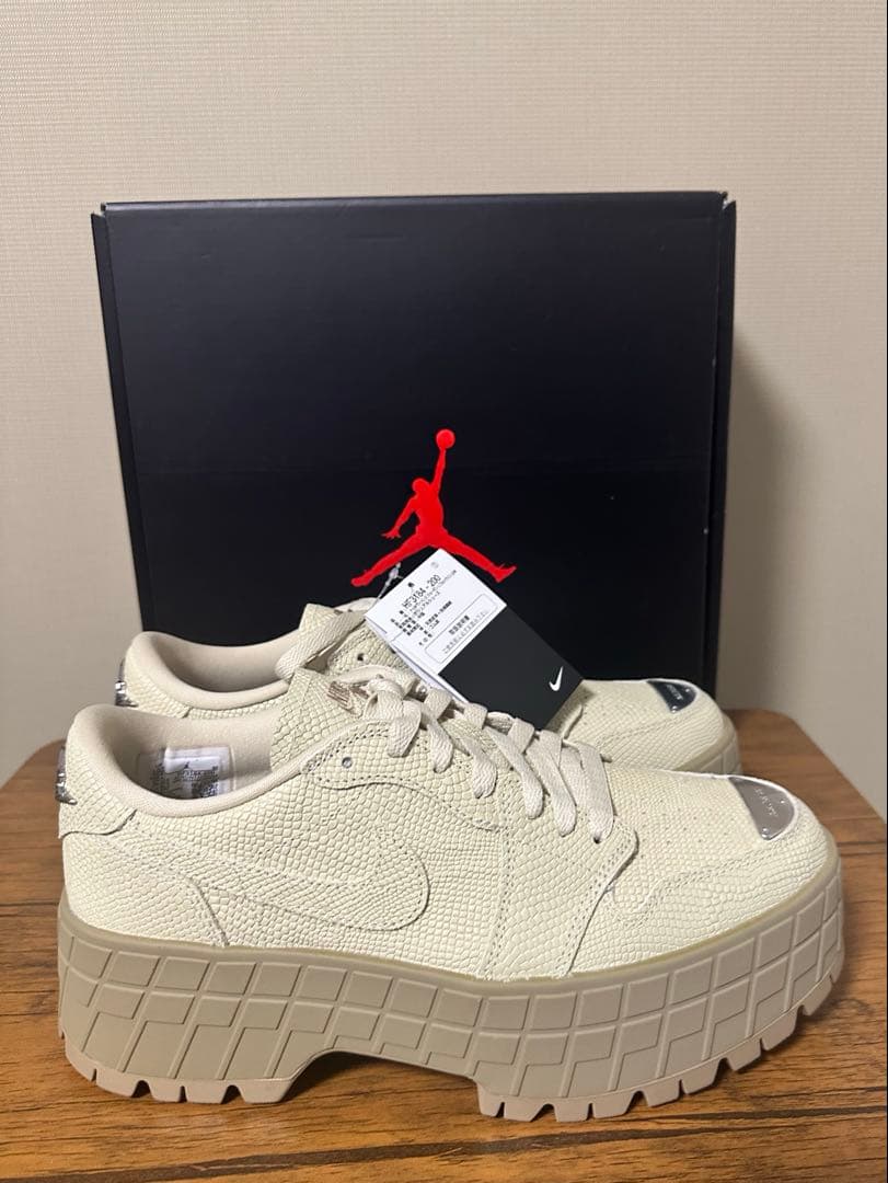 【新品・タグ・箱付】ナイキ ウィメンズ エア ジョーダン 1 ブルックリンLOW