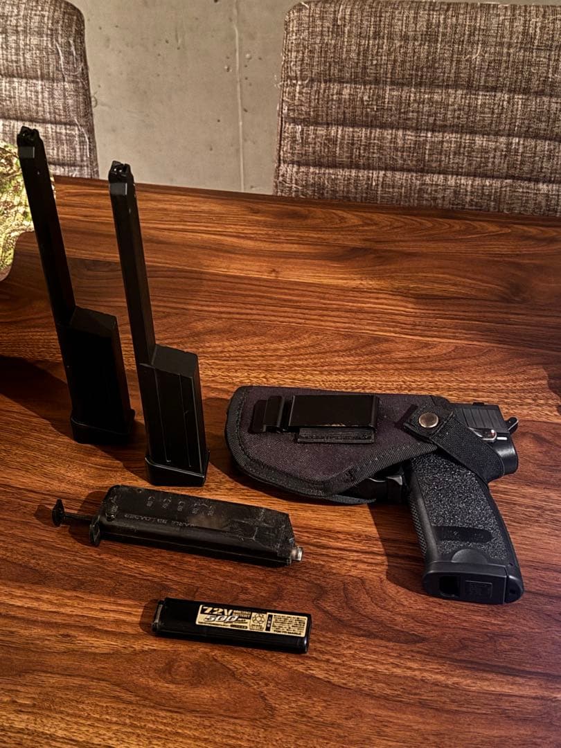 東京マルイ H&K USP 40S&W電動ハンドガン＋100連射マガジン2個