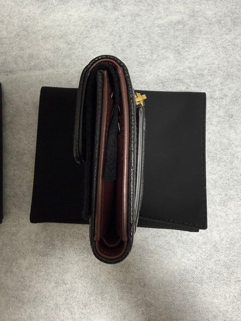 シャネル　クラシック スモール ウォレットキャビアスキン