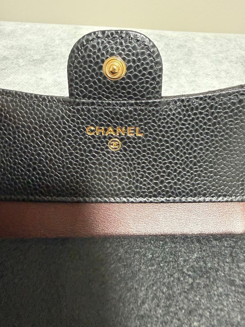 シャネル　クラシック スモール ウォレットキャビアスキン