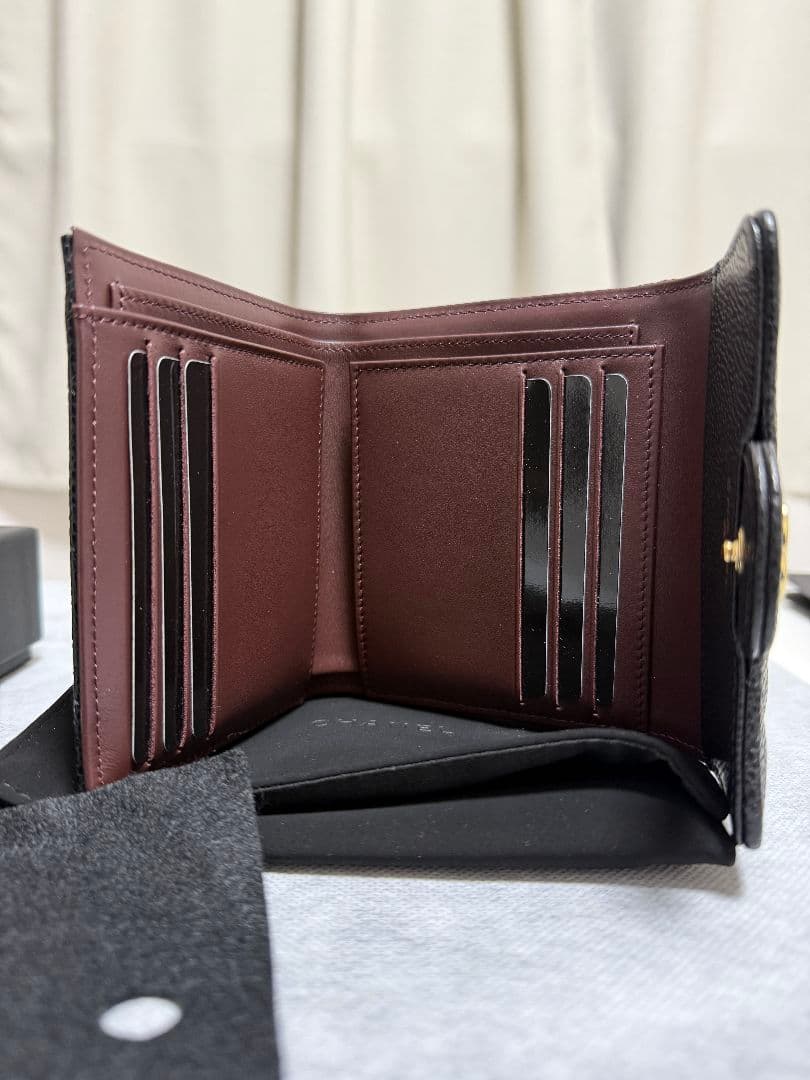 シャネル　クラシック スモール ウォレットキャビアスキン