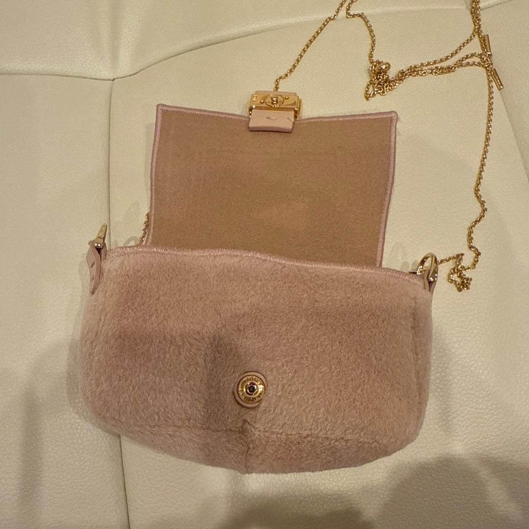 FENDIナノバケットチャーム