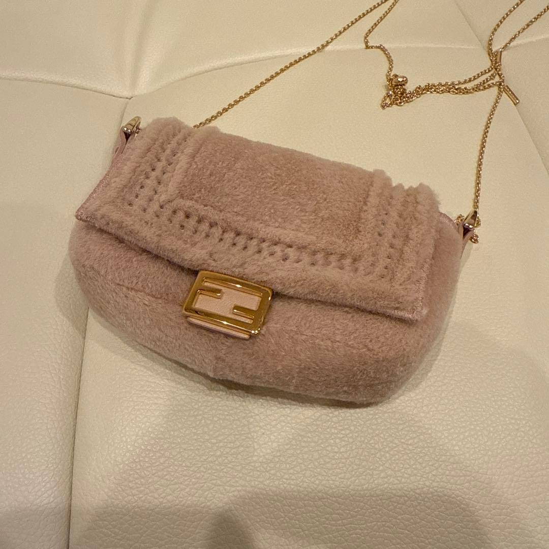 FENDIナノバケットチャーム