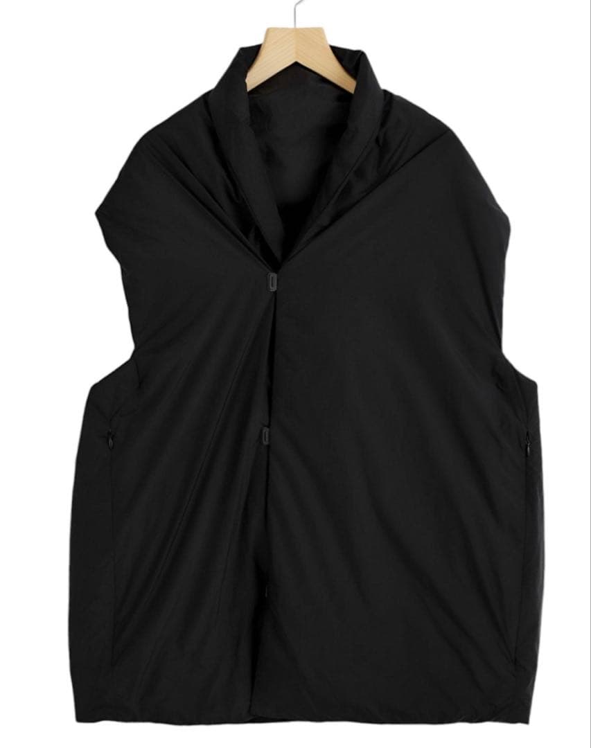 テアトラ（TEATORA）　ダウンベスト サイズ2 【室内試着のみ】