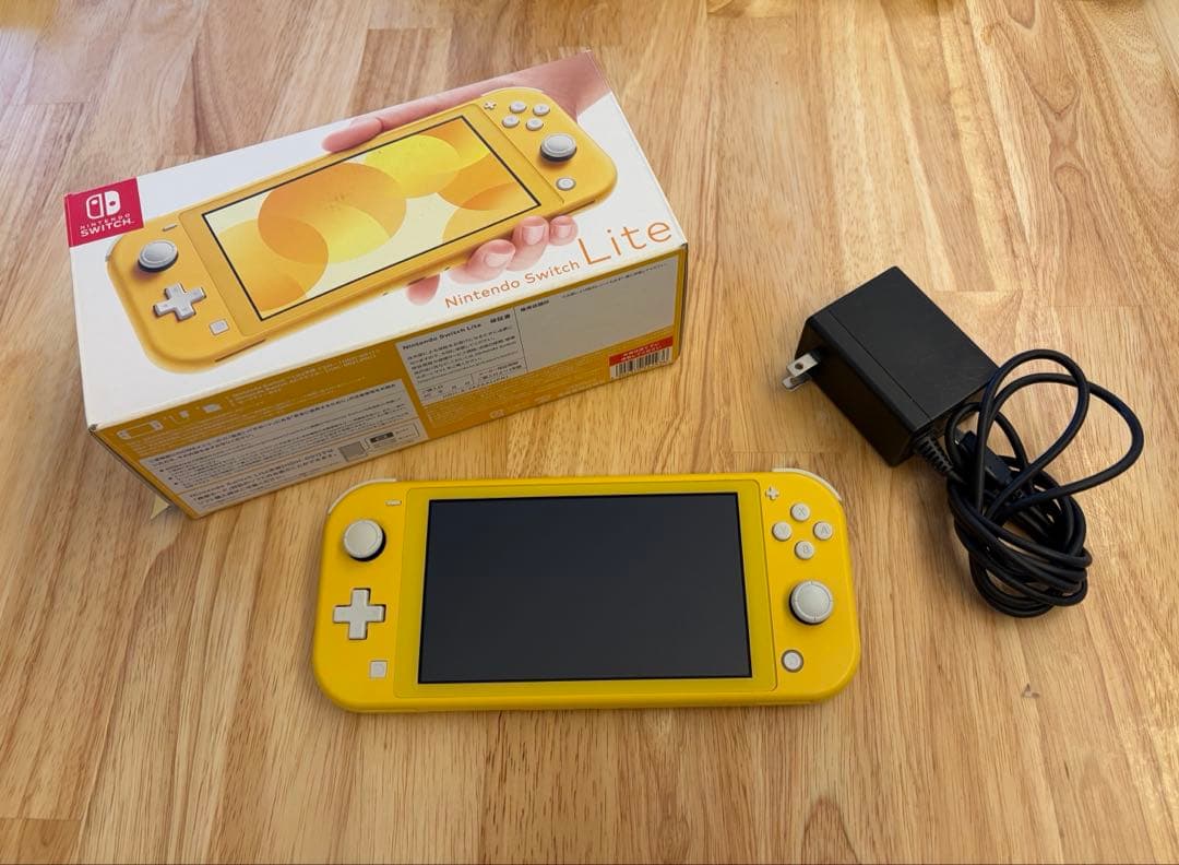 Nintendo Switch Lite イエロー 本体　充電器、箱付き