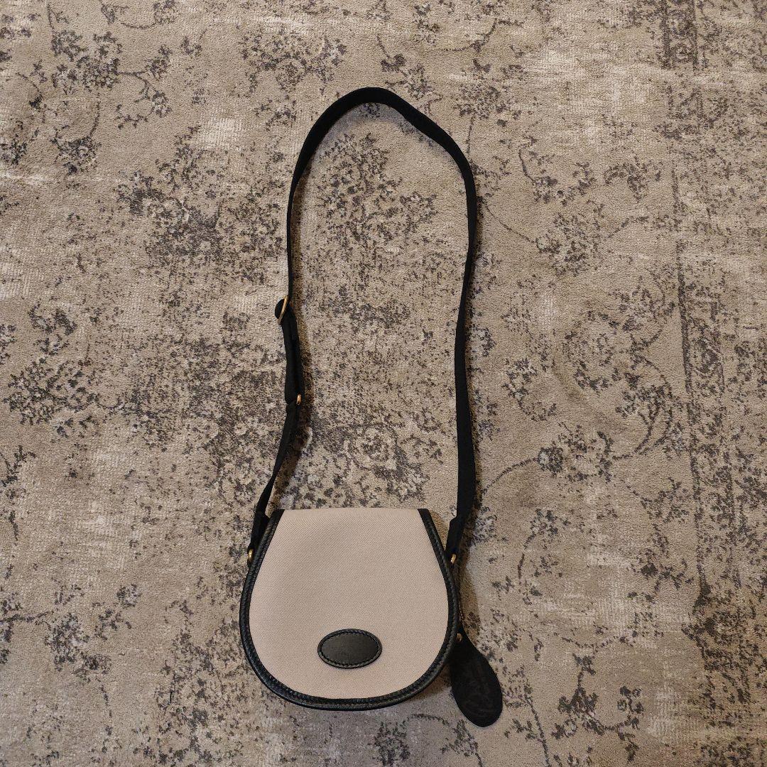 Brady AIRE MINI ショルダーバッグ TAUPE