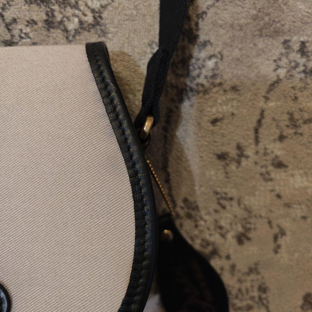 Brady AIRE MINI ショルダーバッグ TAUPE