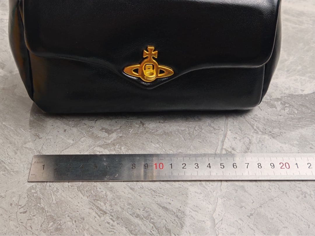 Vivienne Westwood　ブラック　チェーンショルダーバッグ　美品