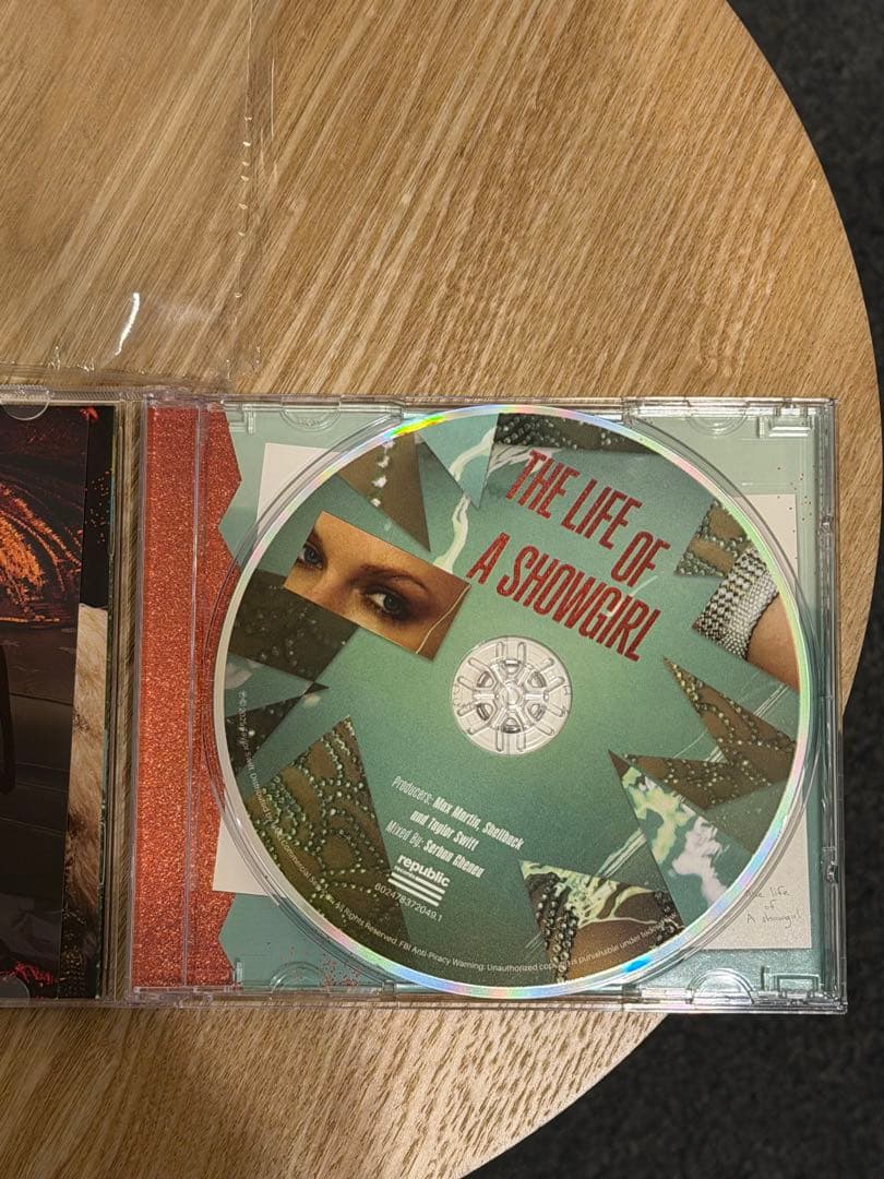 THE LIFE OF A SHOWGIRL CDサインPHOTO2①