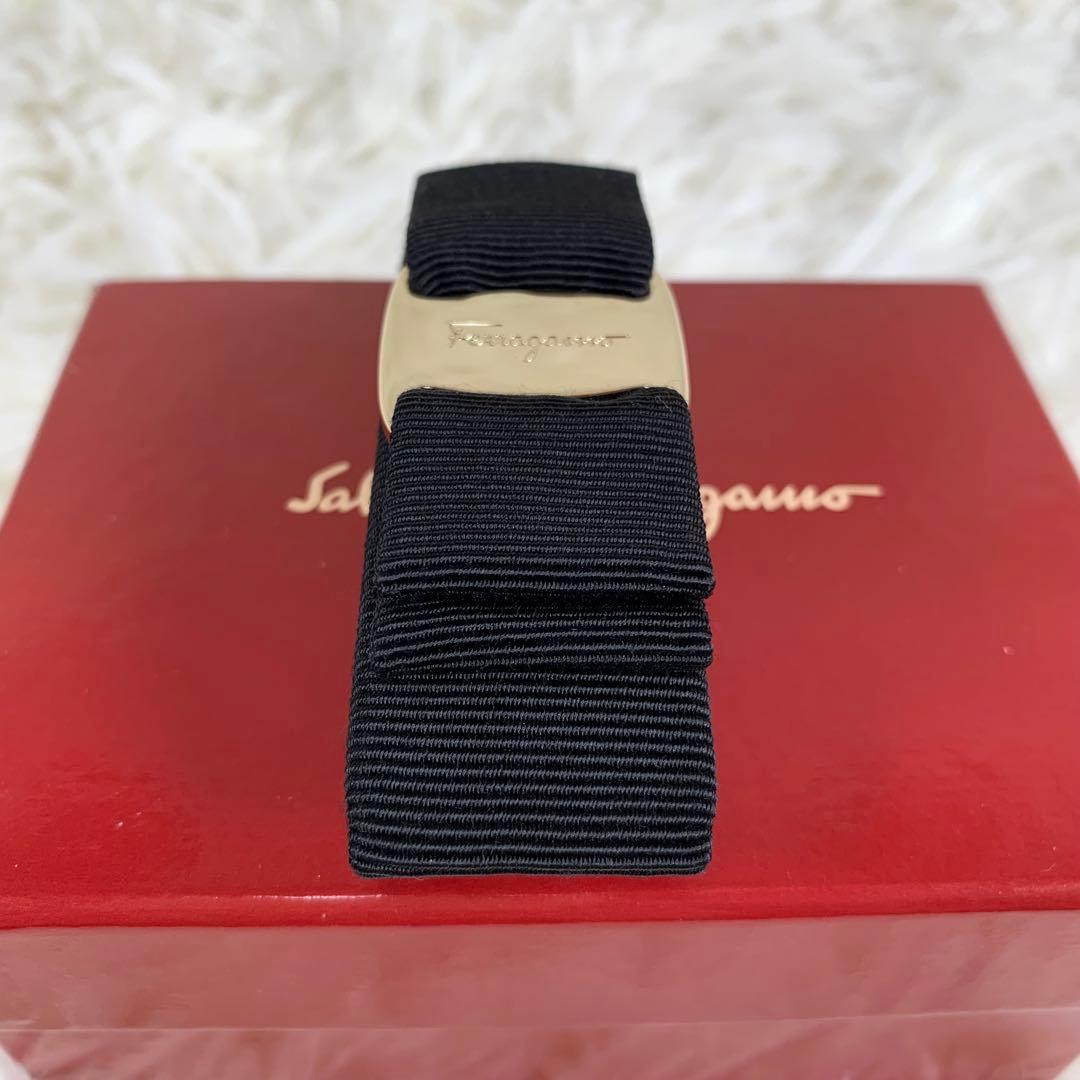 極美品ꕥサルヴァトーレフェラガモ バレッタ ヘアアクセサリー ヘアピン ヴァラ