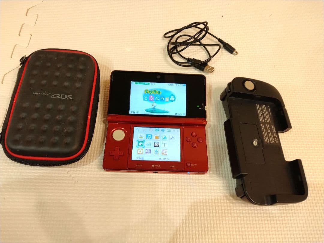 ニンテンドー3DS メタリックレッド