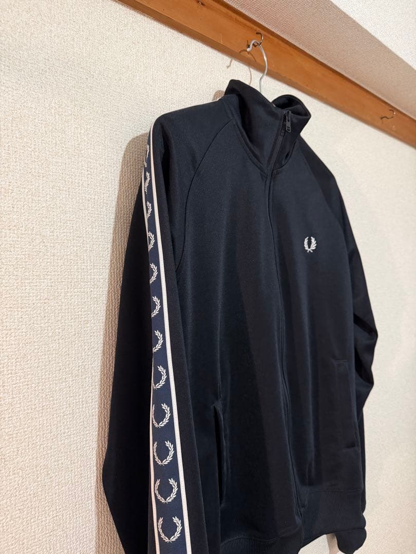 FRED PERRYジップアップジャケット サイドロゴ ネイビー Sサイズ