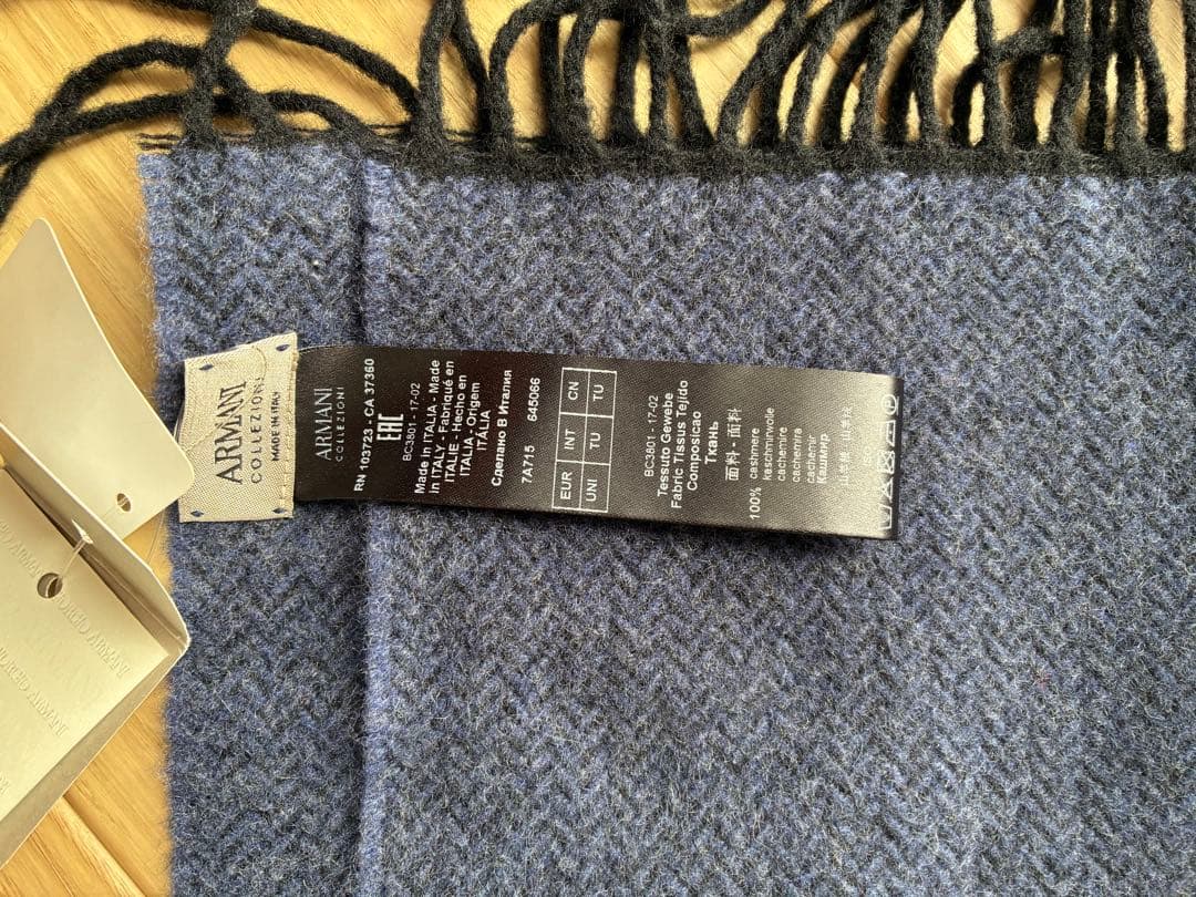 ARMANI COLLEZIONI ダークブルー マフラー