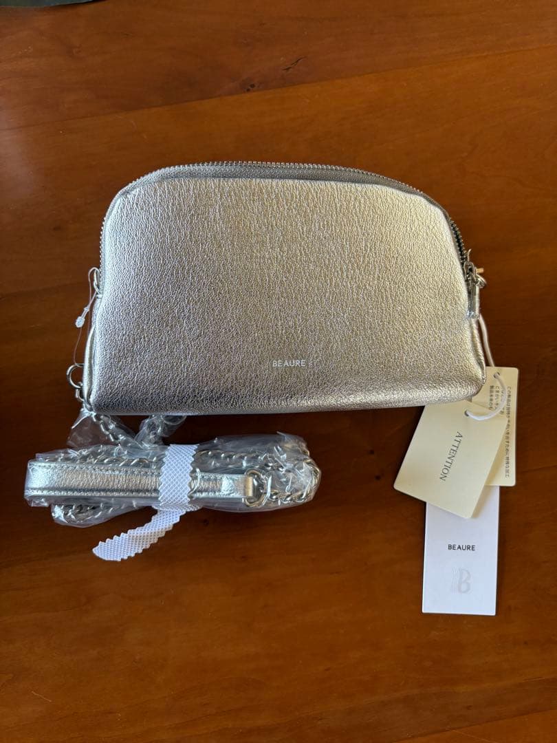 【BEAURE/ビュレ】トリプルファスナー ミニポシェット　シルバー