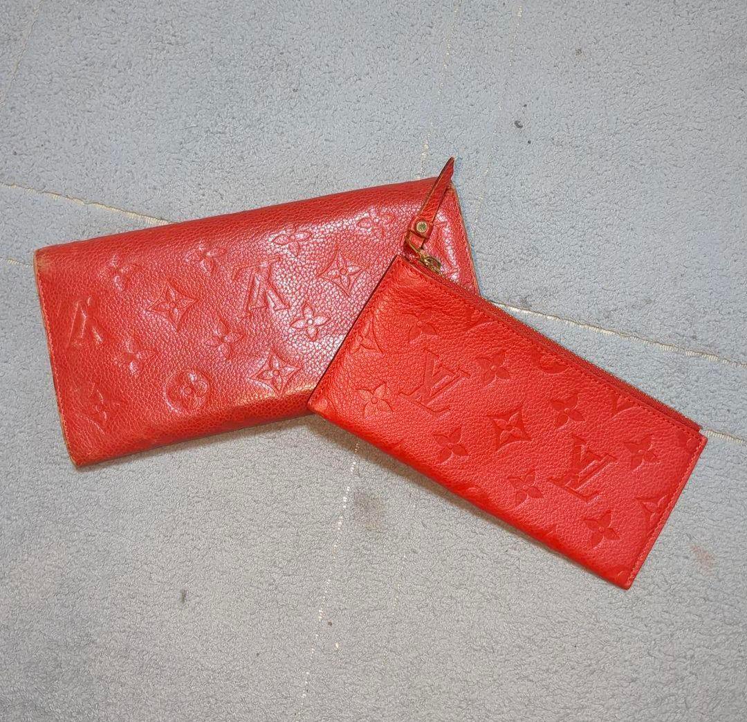 ルイ・ヴィトン エンボス加工 レッド長財布