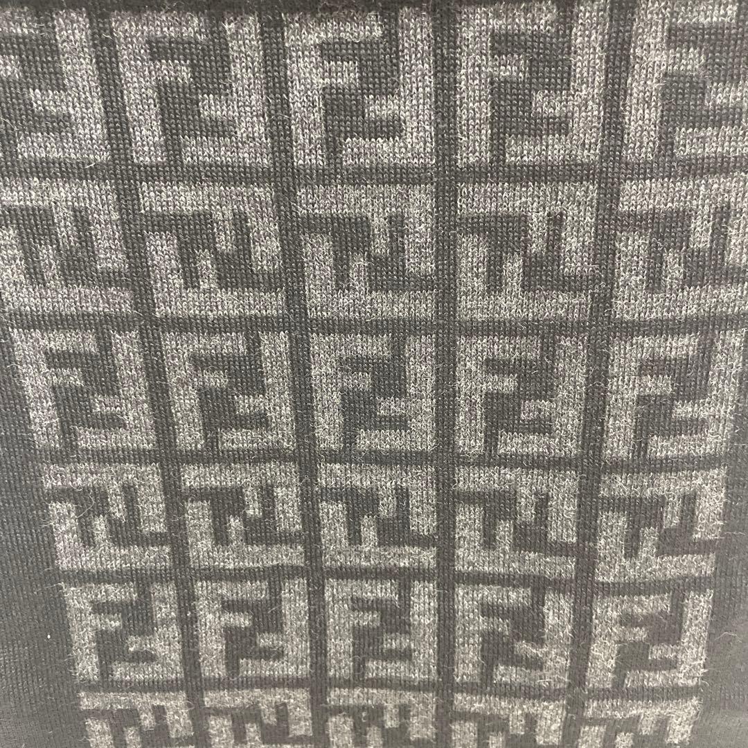 Fendi グレー ブラック　ズッカ柄　ロゴ　ウール　マフラー　リバーシブル