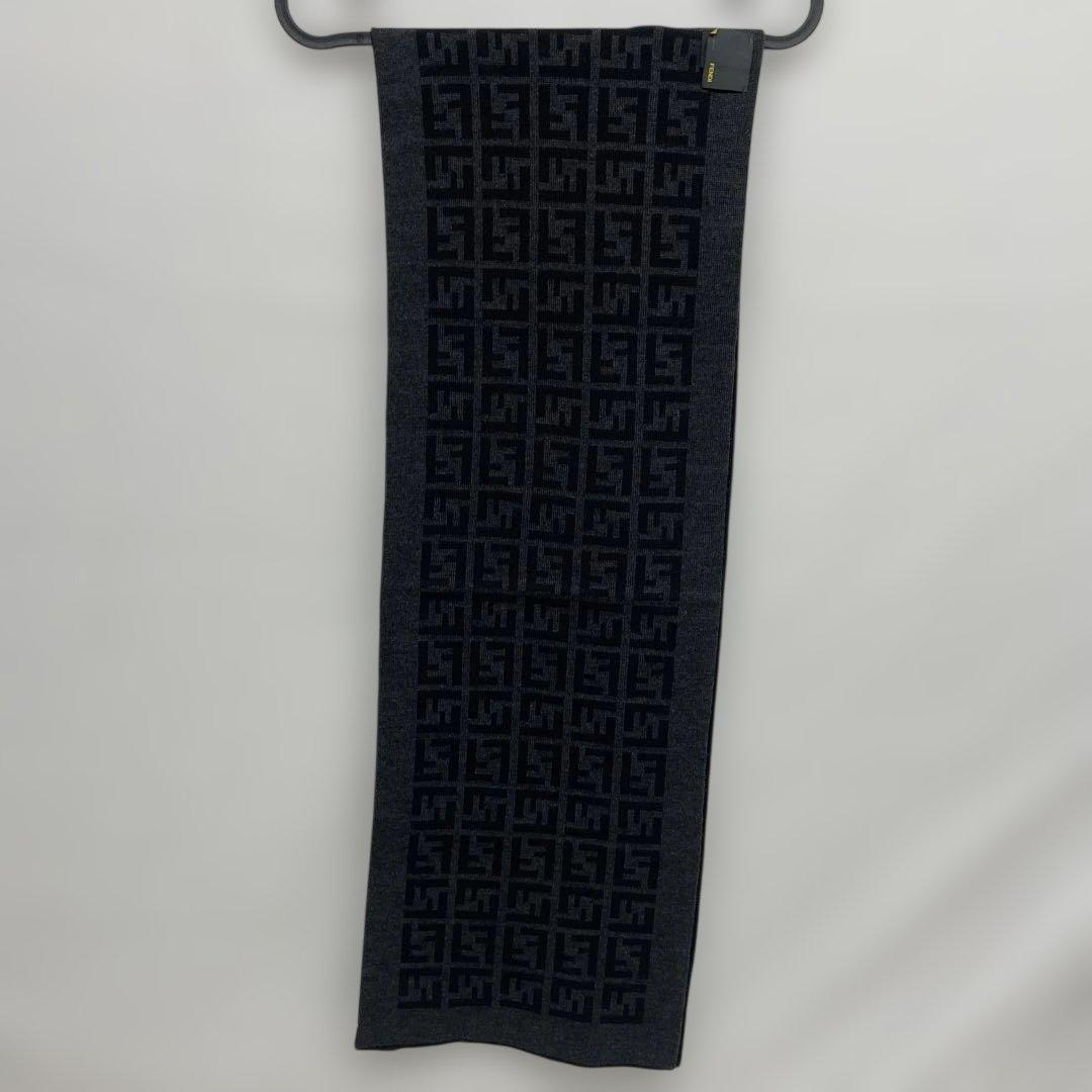Fendi グレー ブラック　ズッカ柄　ロゴ　ウール　マフラー　リバーシブル