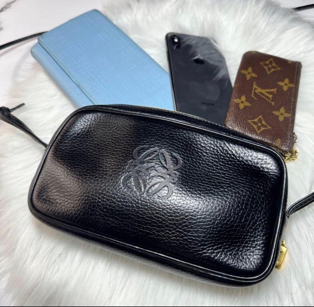 loewe ロエベ　アナグラム　ショルダーバッグ　レザー　ブラック　黒