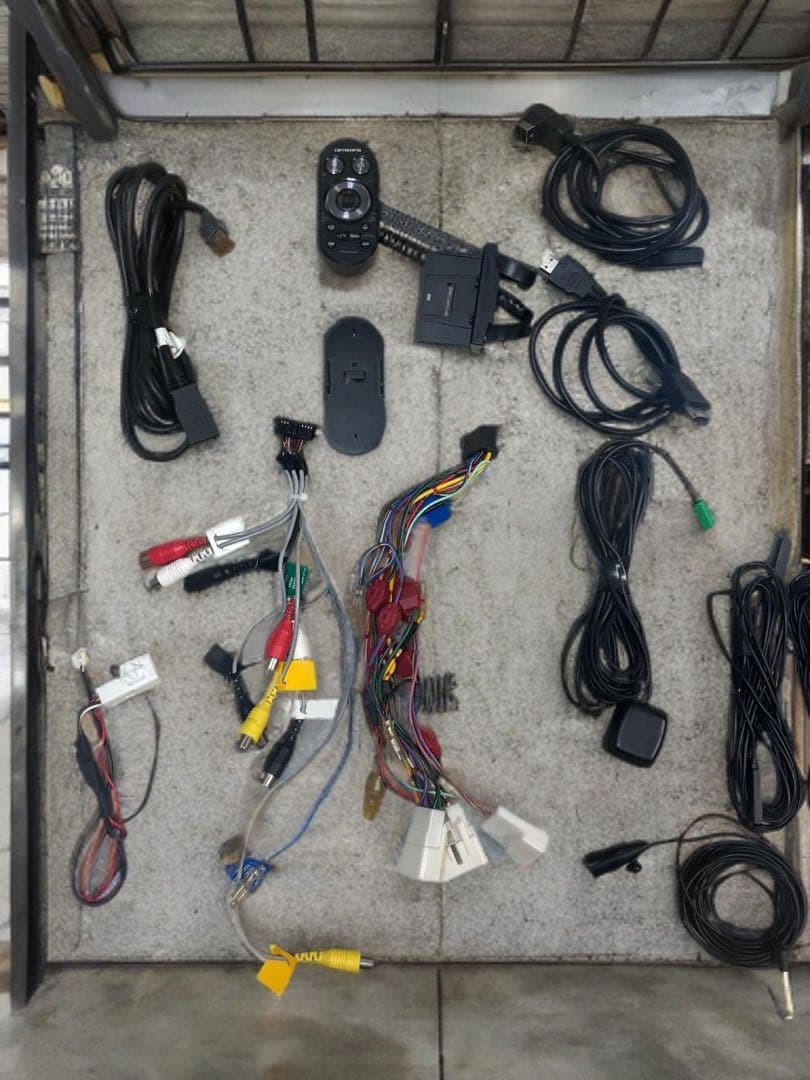 カーナビ AVIC ZH0999L