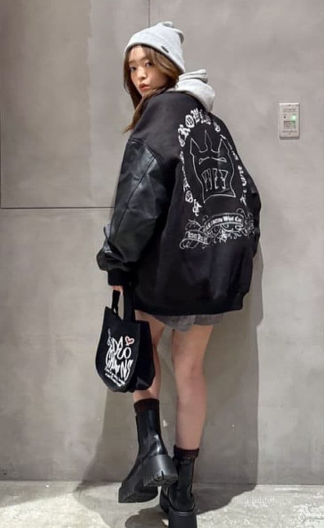 ロデオクラウンズ Blackletter スタジャン ユニセックス Lサイズ