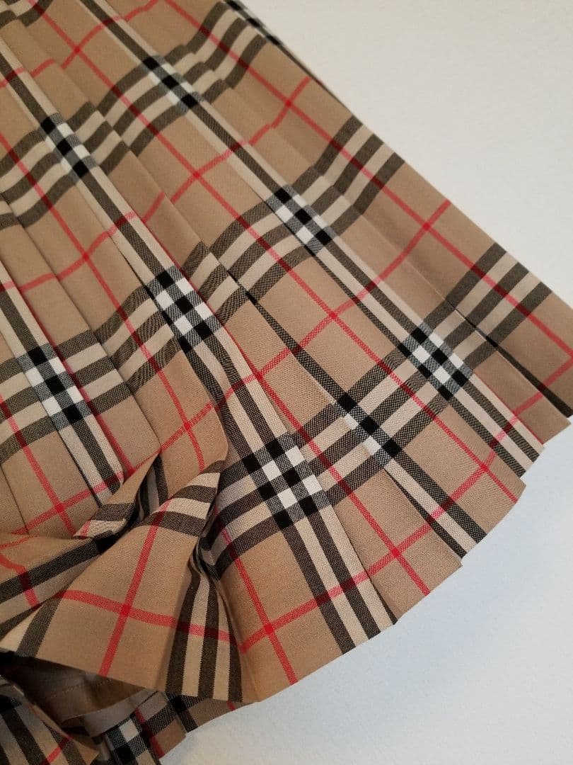 バーバリーキッズスカート未使用近 美品 上品丈 ノバチェック 茶 150 160