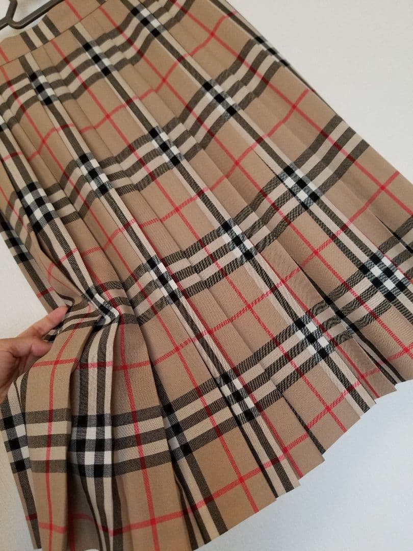 バーバリーキッズスカート未使用近 美品 上品丈 ノバチェック 茶 150 160